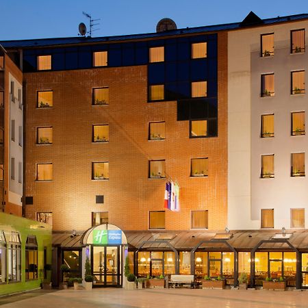 Holiday Inn Express Arras By Ihg Exterior foto