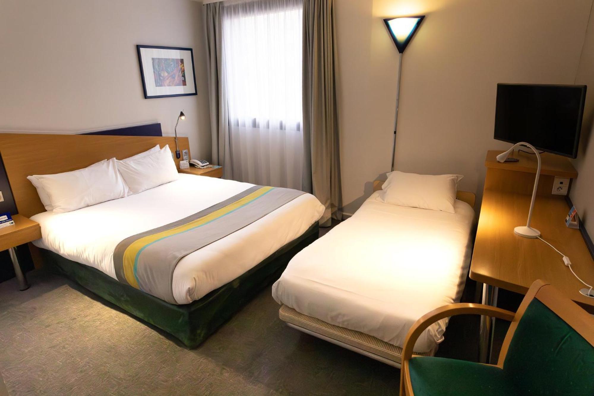 Holiday Inn Express Arras By Ihg Exterior foto